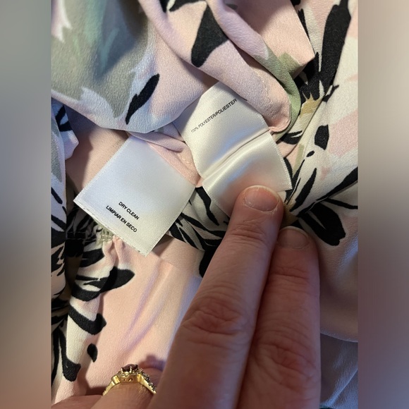 Anne Klein pink floral blouse size 12 - Picture 5 of 5